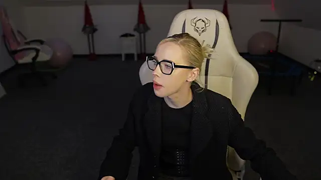 Snapshot of Jessica_start chatting on 12.15.25 Jessica start online show from 12.15.25