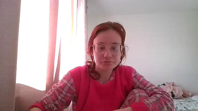 Snapshot of LuckySLove chatting on 04.09.26 LuckySLove online show from 04.09.26