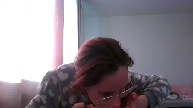 Snapshot of LuckySLove chatting on 05.28.26 LuckySLove online show from 05.28.26