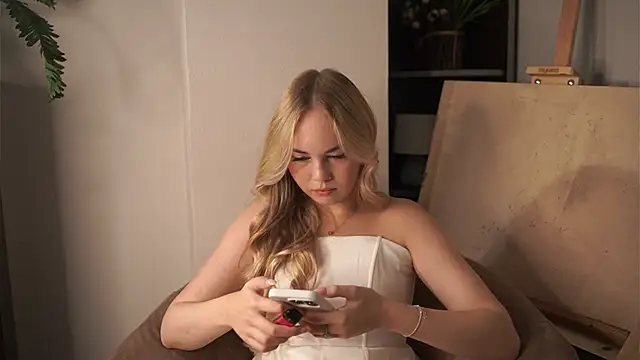 AshlieJauch online show from 10.17.25
