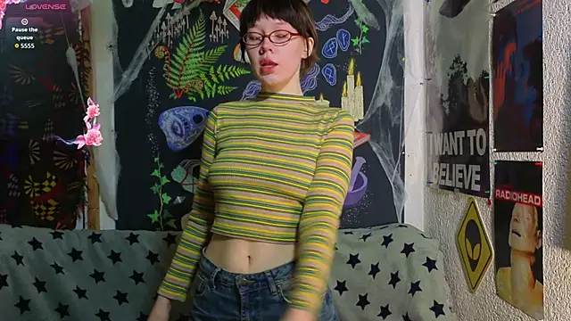 ReincarnatedAngel online show from 11.16.25