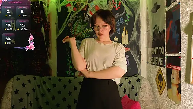 ReincarnatedAngel online show from 11.28.25