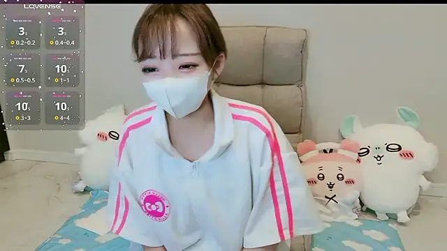 Snapshot of MIZUHO_05 chatting on 12.01.25 MIZUHO 05 online show from 12.01.25