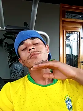 helfo2002 online show from 10.16.25