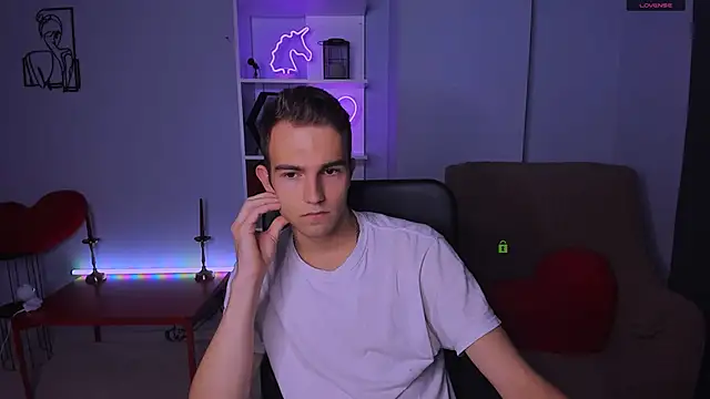 Snapshot of astren_villo chatting on 11.13.25 astren villo online show from 11.13.25