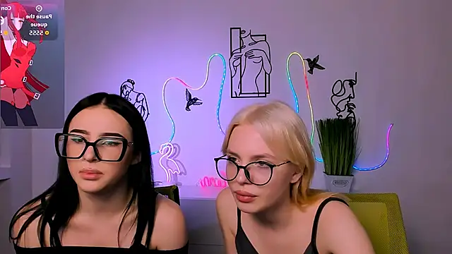 Snapshot of sendi_cais chatting on 12.20.25 sendi cais online show from 12.20.25