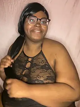Snapshot of TheChubbySiren chatting on 05.17.26 TheChubbySiren online show from 05.17.26