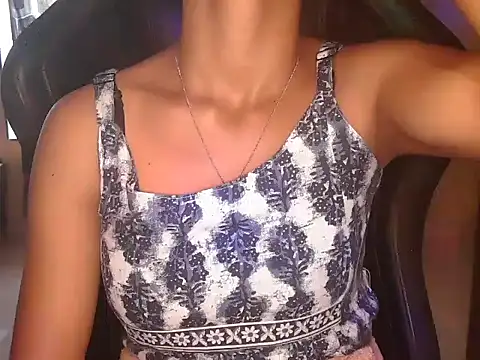 Surbhi Taneja online show from 11.04.25