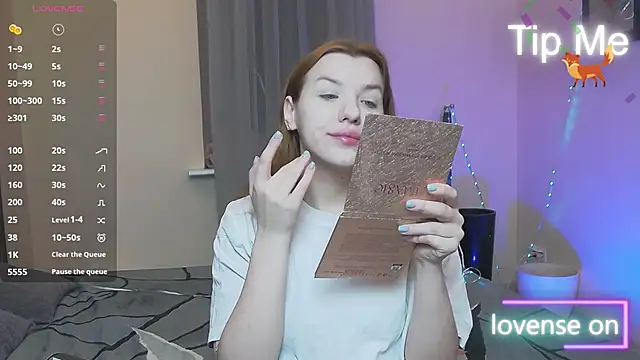 Snapshot of MeganNewCat chatting on 01.12.26 MeganNewCat online show from 01.12.26