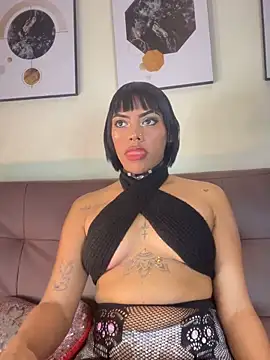 NovaFoxx online show from 10.15.25