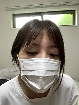 Snapshot of ichika_2_ chatting on 10.17.25 ichika 2 online show from 10.17.25