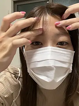 Snapshot of ichika_2_ chatting on 10.19.25 ichika 2 online show from 10.19.25