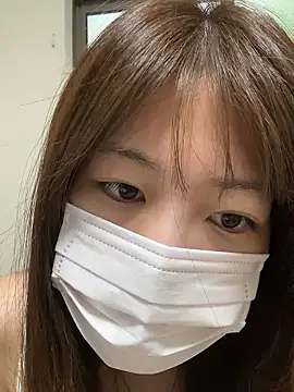 Snapshot of ichika_2_ chatting on 10.25.25 ichika 2 online show from 10.25.25