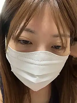 Snapshot of ichika_2_ chatting on 11.28.25 ichika 2 online show from 11.28.25