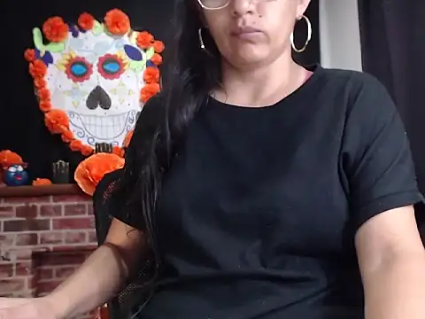 Snapshot of Lucyy_Naugthy chatting on 11.19.25 Lucyy Naugthy online show from 11.19.25