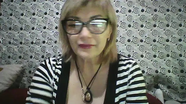 Snapshot of Lia_Ray chatting on 11.04.25 Lia Ray online show from 11.04.25