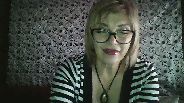 Snapshot of Lia_Ray chatting on 11.05.25 Lia Ray online show from 11.05.25