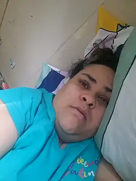 Snapshot of BigBusty_VoluptuousMilfX chatting on 10.15.25 BigBusty VoluptuousMilfX online show from 10.15.25