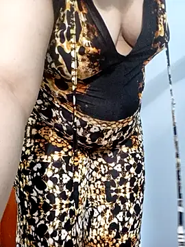 Snapshot of Notila-68 chatting on 10.27.25 Notila-68 online show from 10.27.25