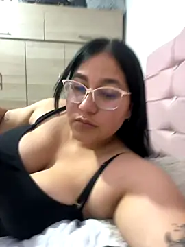 kassandra luxury online show from 11.04.25