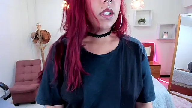 Snapshot of Cat__Moon__ chatting on 10.24.25 Cat Moon online show from 10.24.25