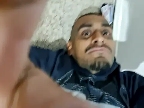 Snapshot of hardsddsosn chatting on 11.02.25 hardsddsosn online show from 11.02.25