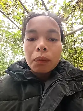 Snapshot of Nguyet2k4 chatting on 10.22.25 Nguyet2k4 online show from 10.22.25