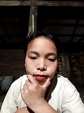 Snapshot of Nguyet2k4 chatting on 10.27.25 Nguyet2k4 online show from 10.27.25