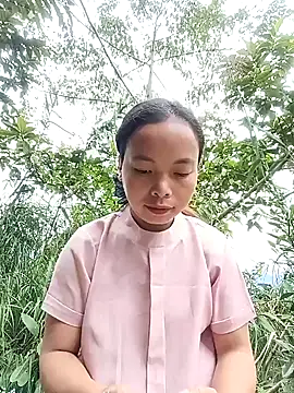 Snapshot of Nguyet2k4 chatting on 11.19.25 Nguyet2k4 online show from 11.19.25