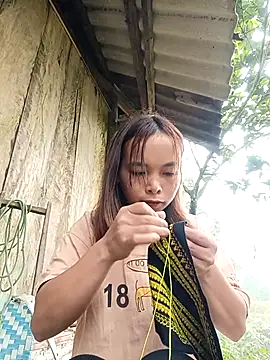 Snapshot of Nguyet2k4 chatting on 12.18.25 Nguyet2k4 online show from 12.18.25