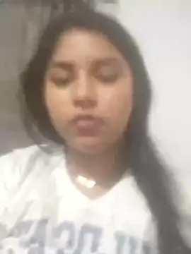 Snapshot of angie_hott chatting on 12.04.25 angie hott online show from 12.04.25