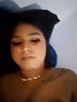 Snapshot of angie_hott chatting on 12.14.25 angie hott online show from 12.14.25