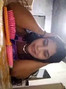 Snapshot of angie_hott chatting on 12.19.25 angie hott online show from 12.19.25