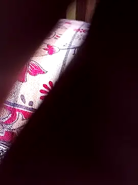 Snapshot of svk_05 chatting on 10.15.25 svk 05 online show from 10.15.25