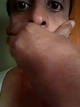 Snapshot of svk_05 chatting on 10.26.25 svk 05 online show from 10.26.25