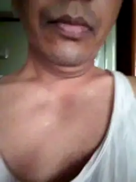 Snapshot of svk_05 chatting on 10.28.25 svk 05 online show from 10.28.25