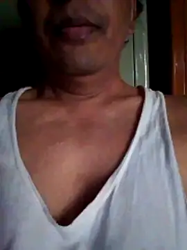 Snapshot of svk_05 chatting on 10.30.25 svk 05 online show from 10.30.25