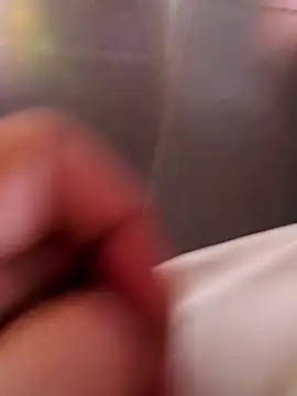 Snapshot of svk_05 chatting on 10.31.25 svk 05 online show from 10.31.25