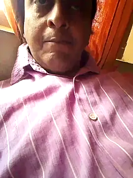 Snapshot of svk_05 chatting on 11.16.25 svk 05 online show from 11.16.25