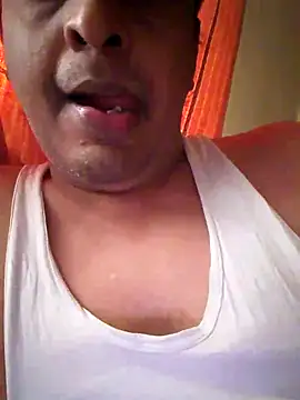 Snapshot of svk_05 chatting on 11.17.25 svk 05 online show from 11.17.25