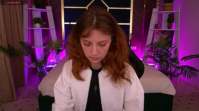 CuteeFoxy online show from 10.21.25