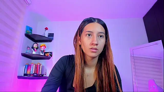 Snapshot of kittyrush_ chatting on 11.21.25 kittyrush online show from 11.21.25