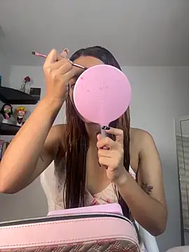 Snapshot of kittyrush_ chatting on 11.26.25 kittyrush online show from 11.26.25