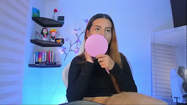 Snapshot of kittyrush_ chatting on 11.28.25 kittyrush online show from 11.28.25