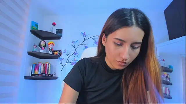 Snapshot of kittyrush_ chatting on 11.29.25 kittyrush online show from 11.29.25