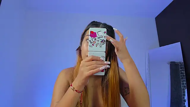 Snapshot of kittyrush_ chatting on 12.22.25 kittyrush online show from 12.22.25