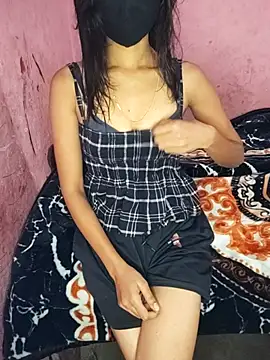 Snapshot of PenningStay chatting on 11.13.25 PenningStay online show from 11.13.25