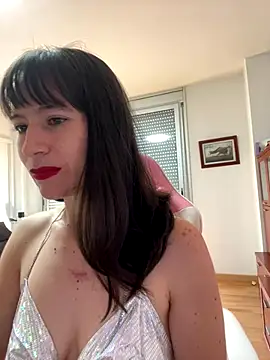 AlanaRius18 online show from 11.24.25