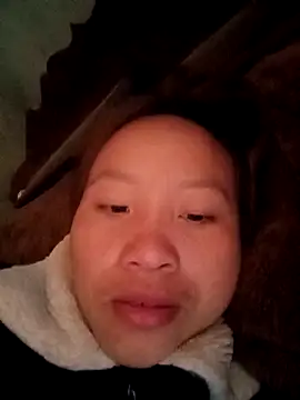 Snapshot of Mising5022 chatting on 12.16.25 Mising5022 online show from 12.16.25