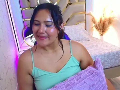 luna jonezz online show from 10.21.25